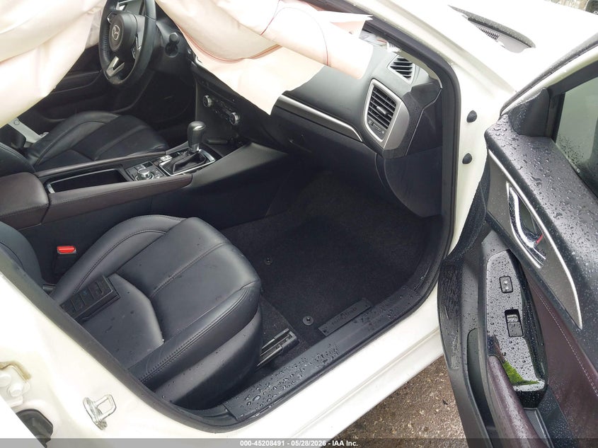 2018 Mazda 3 VIN 3MZBN1V31JM234081 IAAI salvage auction — SIDE, Salvage Title, sold $2,350 on 2026-08-25 (photo 5)