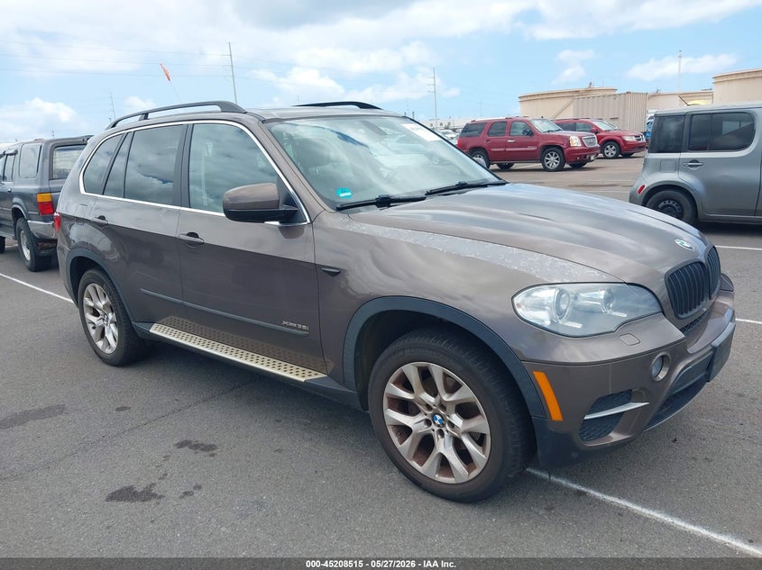 2013 BMW X5 VIN 5UXZV4C55D0E02515 IAAI salvage auction — NORMAL WEAR, Clear (Hawaii), sold $225 on 2026-07-14 (photo 1)