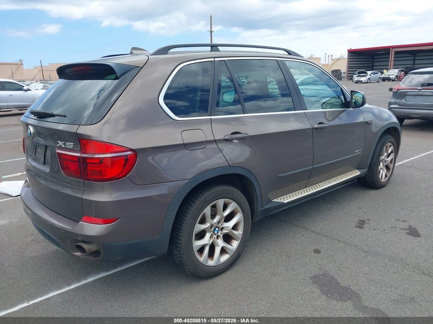 2013 BMW X5 VIN 5UXZV4C55D0E02515 IAAI salvage auction — NORMAL WEAR, Clear (Hawaii), sold $225 on 2026-07-14 (photo 4)