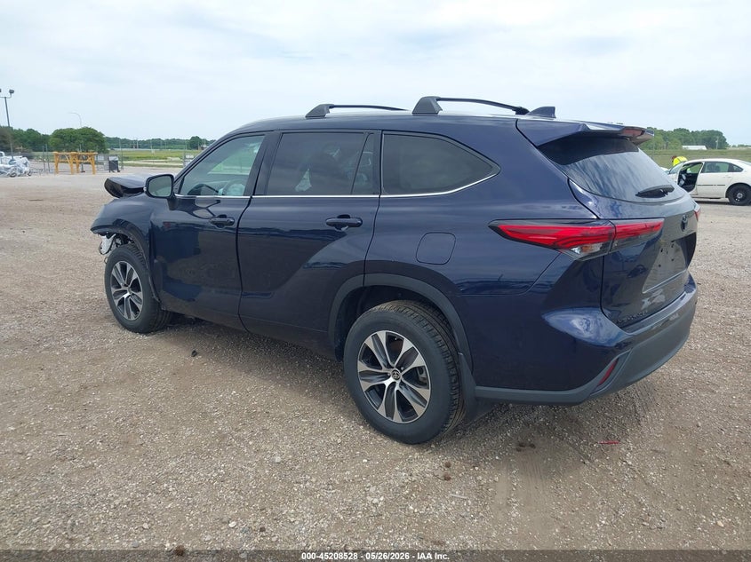 2022 Toyota Highlander VIN 5TDGZRBH1NS567785 IAAI salvage auction — FRONT END, Salvage (Illinois), sold $11,800 on 2026-07-15 (photo 3)