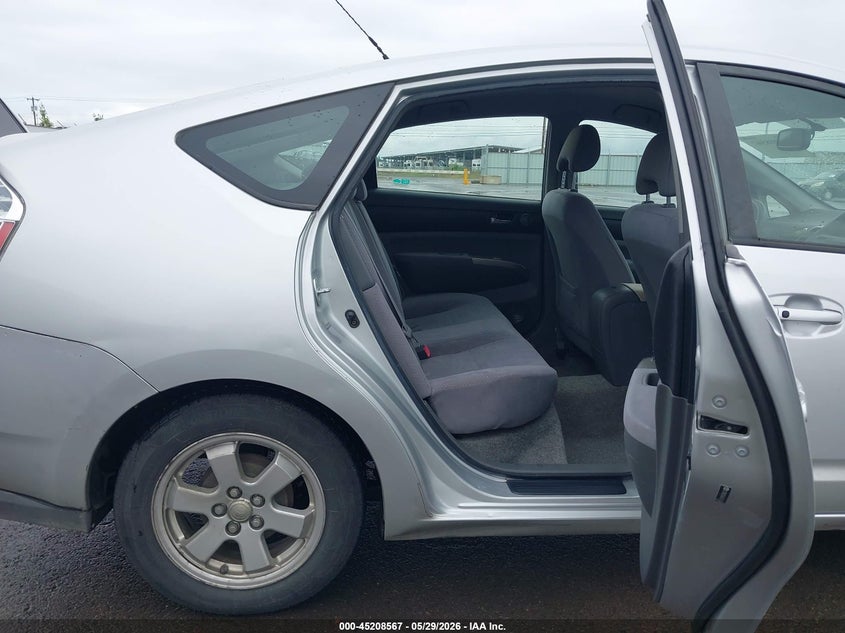 2006 Toyota Prius VIN JTDKB20U463161346 IAAI salvage auction — FRONT & REAR, Salvage (Oregon), sold $475 on 2026-07-07 (photo 8)