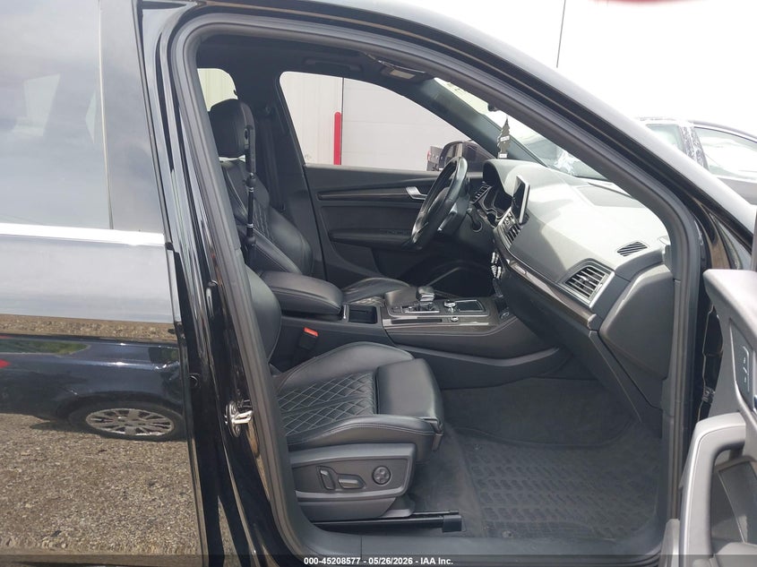 2018 Audi Sq5 VIN WA1A4AFY0J2131764 IAAI salvage auction — FRONT END, Salvage (Illinois), sold $8,800 on 2026-07-29 (photo 5)