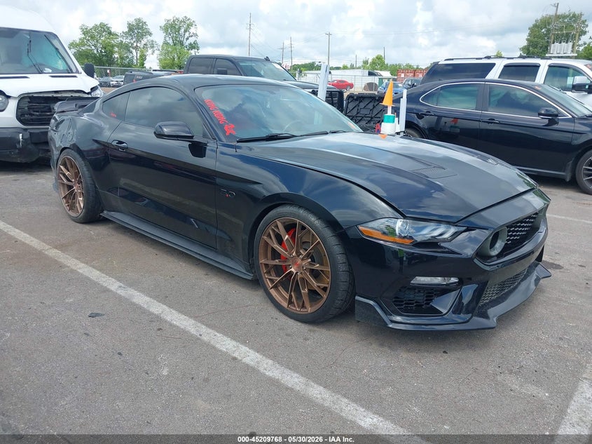 2020 Ford Mustang VIN 1FA6P8CF4L5189950 IAAI salvage auction — SIDE, Salvage Title, sold $9,200 on 2026-07-31 (photo 1)