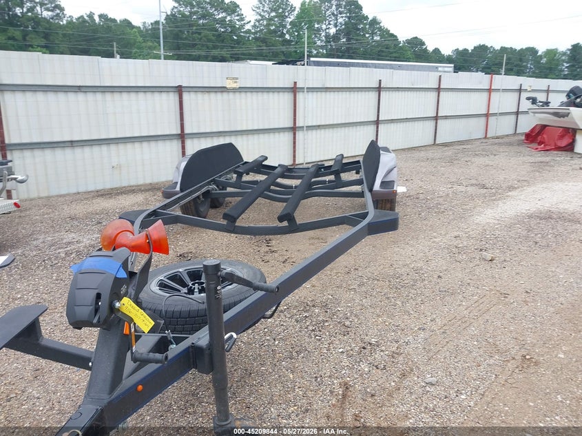 2026 Skeeter Custom trailer VIN 7FUBB2427TK251316 IAAI salvage auction — FRONT & REAR, Original (Texas), sold $1,025 on 2026-07-23 (photo 5)