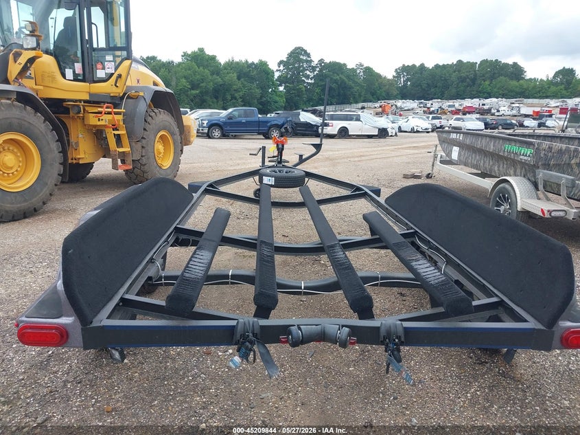 2026 Skeeter Custom trailer VIN 7FUBB2427TK251316 IAAI salvage auction — FRONT & REAR, Original (Texas), sold $1,025 on 2026-07-23 (photo 8)