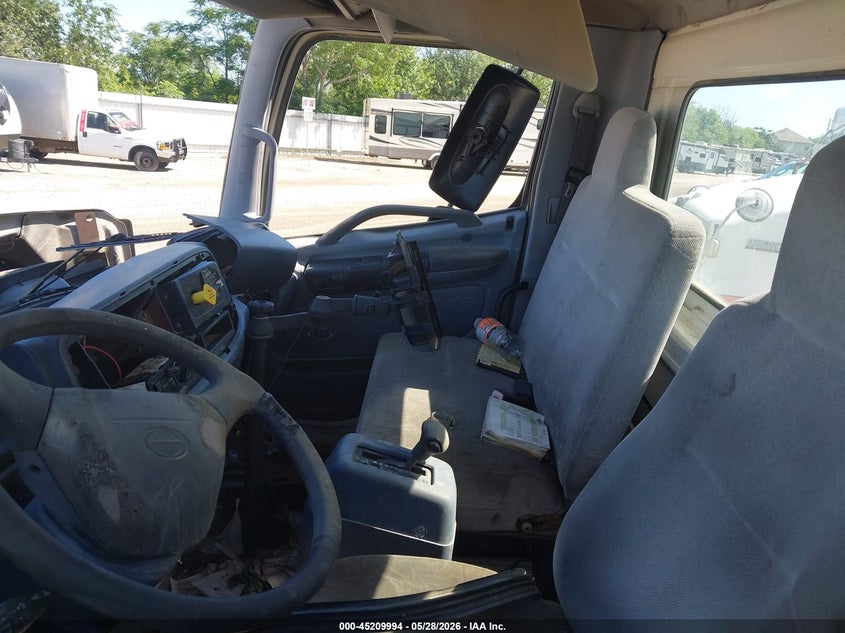 2006 Hino Hino 338 VIN 5PVNV8JT462S10693 IAAI salvage auction — SIDE, Clear (Texas), sold $25 on 2026-07-27 (photo 6)