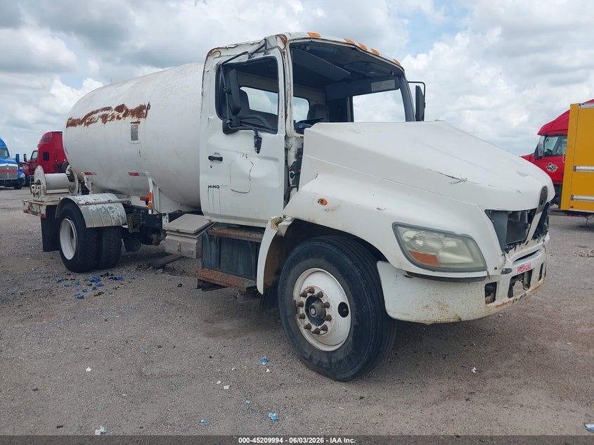 2006 Hino Hino 338 VIN 5PVNV8JT462S10693 IAAI salvage auction — SIDE, Clear (Texas), sold $25 on 2026-07-27 (photo 1)