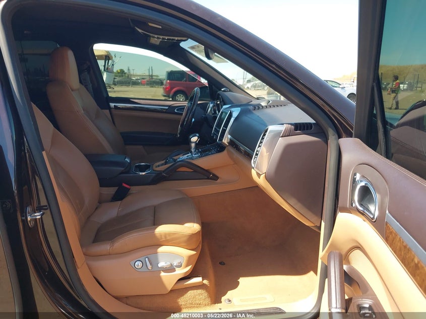 2014 Porsche Cayenne VIN WP1AB2A25ELA56319 IAAI salvage auction — REAR END, Salvage (California), sold $225 on 2026-07-29 (photo 5)
