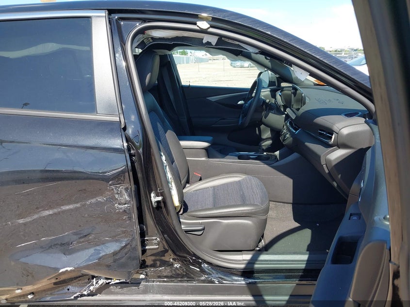 2025 Buick Envista VIN KL47LAEP3SB166774 IAAI salvage auction — RIGHT SIDE, Salvage Title, sold $8,950 on 2026-08-20 (photo 5)