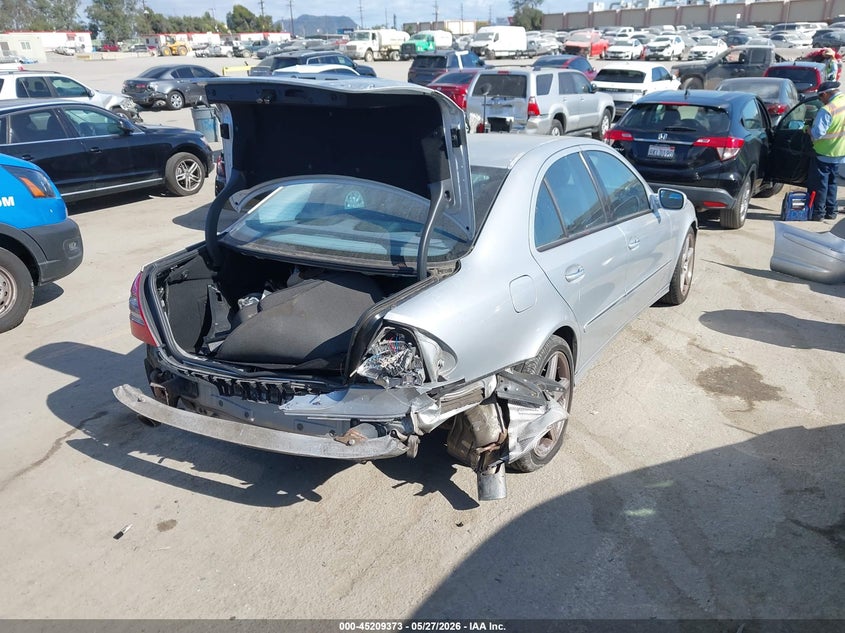 2008 Mercedes-benz E-class VIN WDBUF87X68B256885 IAAI salvage auction — REAR END, Salvage (California), sold $475 on 2026-07-15 (photo 4)