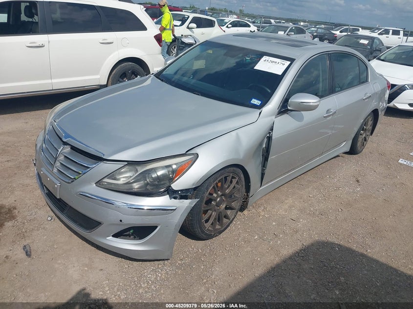 2013 Hyundai Genesis VIN KMHGC4DH0DU250068 IAAI salvage auction — LEFT & RIGHT, Salvage (Texas), sold $400 on 2026-07-07 (photo 2)