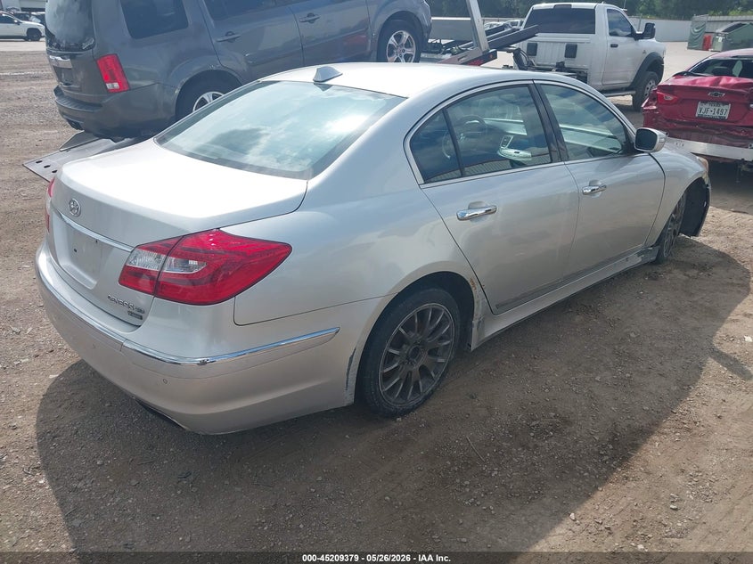 2013 Hyundai Genesis VIN KMHGC4DH0DU250068 IAAI salvage auction — LEFT & RIGHT, Salvage (Texas), sold $400 on 2026-07-07 (photo 4)