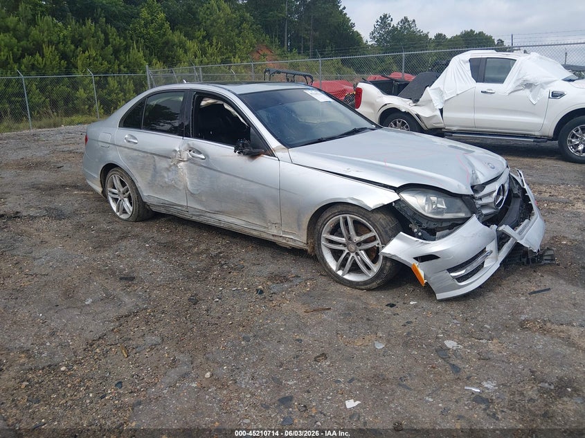 2012 Mercedes-benz C-klasse VIN WDDGF8BB3CR207207 IAAI salvage auction — SIDE, Salvage (Mississippi), sold $750 on 2026-07-29 (photo 1)