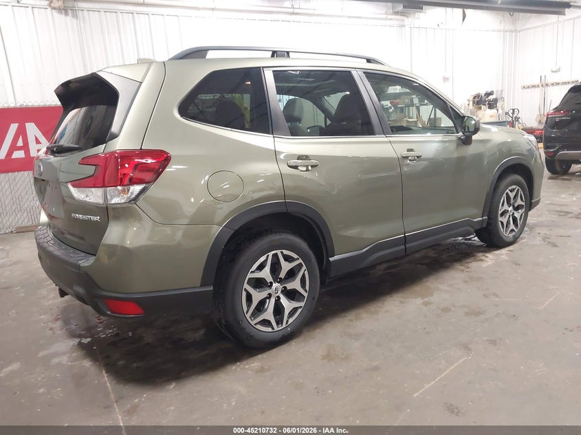 2019 Subaru Forester VIN JF2SKAEC0KH578035 IAAI salvage auction — HAIL, Salvage Title, sold $6,100 on 2026-07-28 (photo 4)