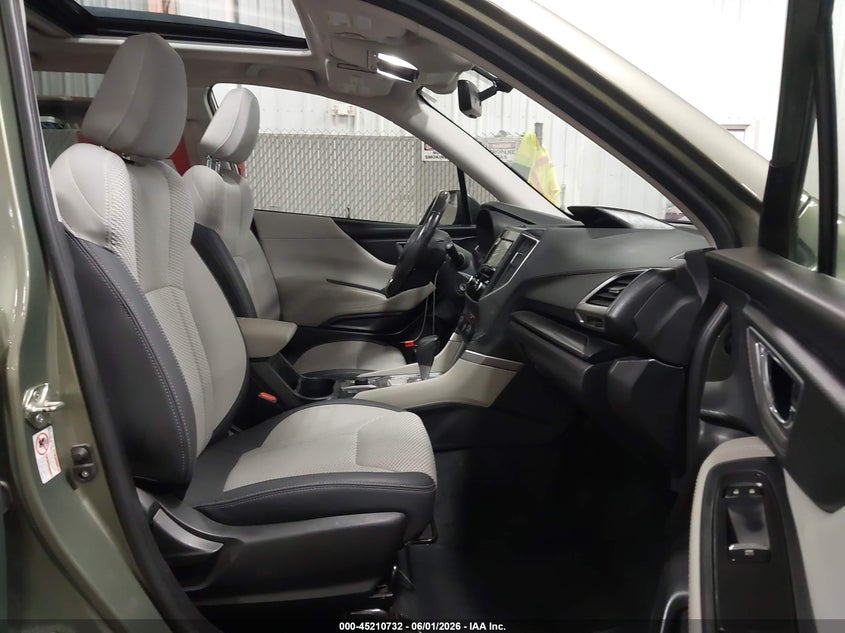2019 Subaru Forester VIN JF2SKAEC0KH578035 IAAI salvage auction — HAIL, Salvage Title, sold $6,100 on 2026-07-28 (photo 5)