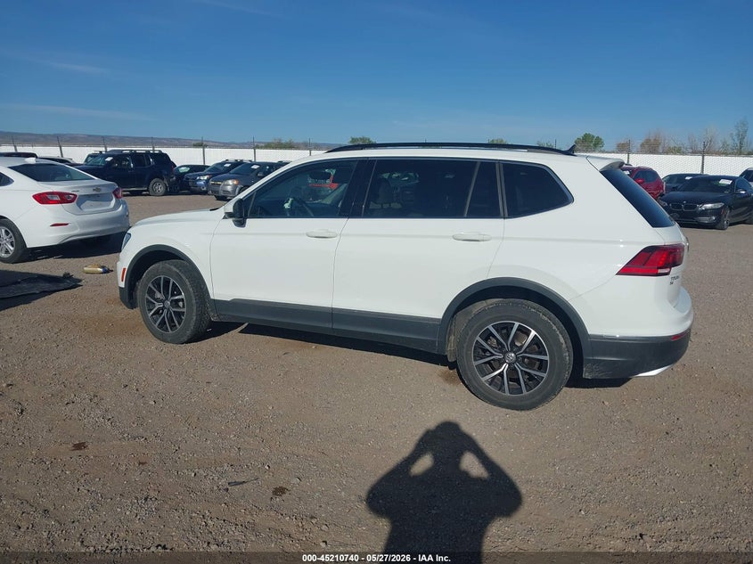 2021 Volkswagen Tiguan VIN 3VV2B7AXXMM107164 IAAI salvage auction — RIGHT FRONT, Salvage Title, sold $3,600 on 2026-08-30 (photo 3)