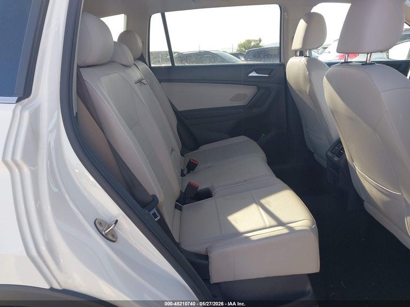 2021 Volkswagen Tiguan VIN 3VV2B7AXXMM107164 IAAI salvage auction — RIGHT FRONT, Salvage Title, sold $3,600 on 2026-08-30 (photo 8)