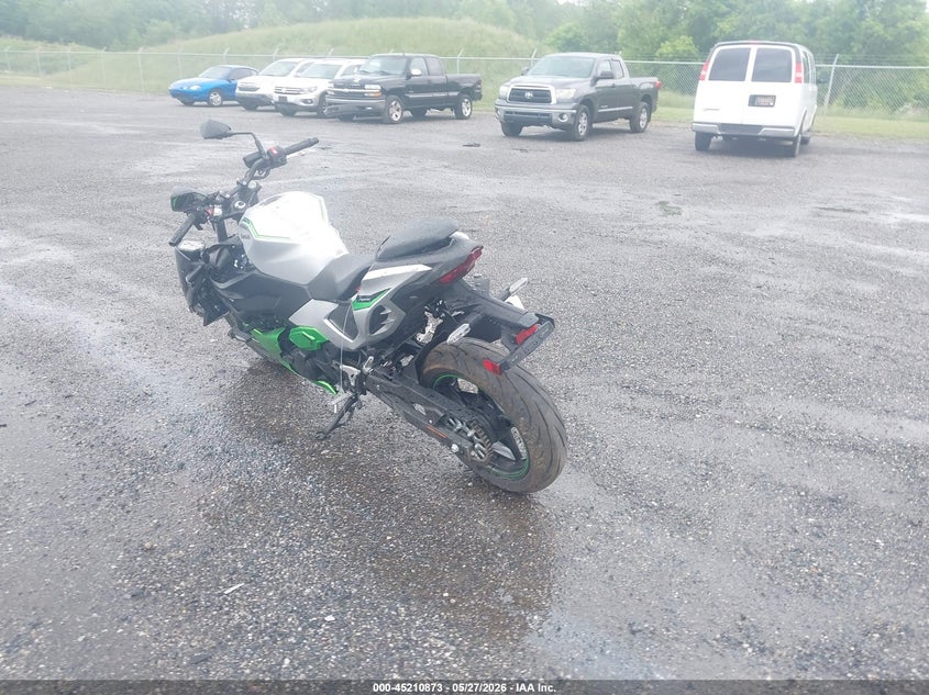2024 Kawasaki VIN ML5CRGA1XRDA04191 IAAI salvage auction — FRONT END, Salvage Title, sold $550 on 2026-07-29 (photo 3)