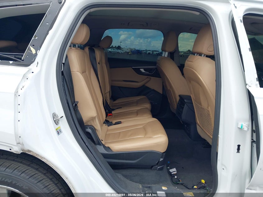 2020 Audi Q7 VIN WA1LXAF74LD002635 IAAI salvage auction — SIDE, Salvage Title, sold $10,500 on 2026-08-01 (photo 8)