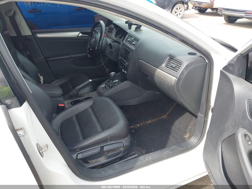 2017 Volkswagen Jetta VIN 3VWDB7AJ7HM399703 IAAI salvage auction — FRONT & REAR, Wait Title, sold $1,875 on 2026-09-08 (photo 5)