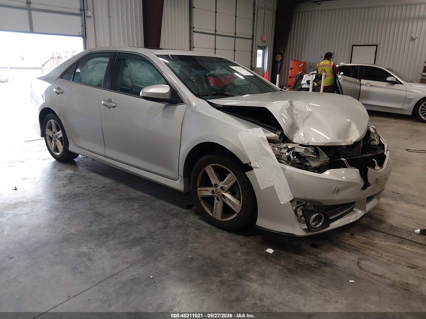 2014 Toyota Camry VIN 4T1BF1FK9EU390260 IAAI salvage auction — FRONT END, Salvage Title, sold $2,050 on 2026-07-31 (photo 1)