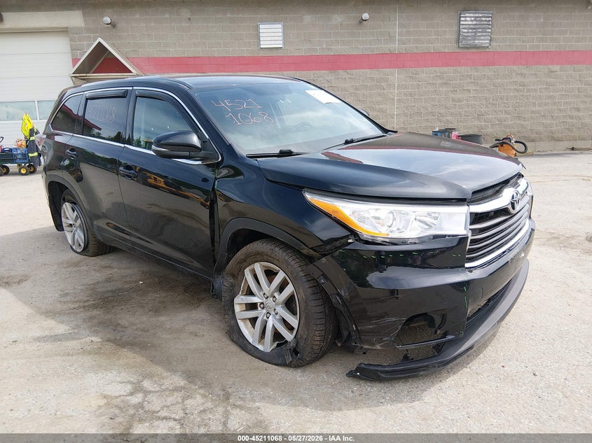2015 Toyota Highlander VIN 5TDBKRFH6FS096243 IAAI salvage auction — RIGHT FRONT, Salvage Title, sold $7,100 on 2026-07-20 (photo 1)