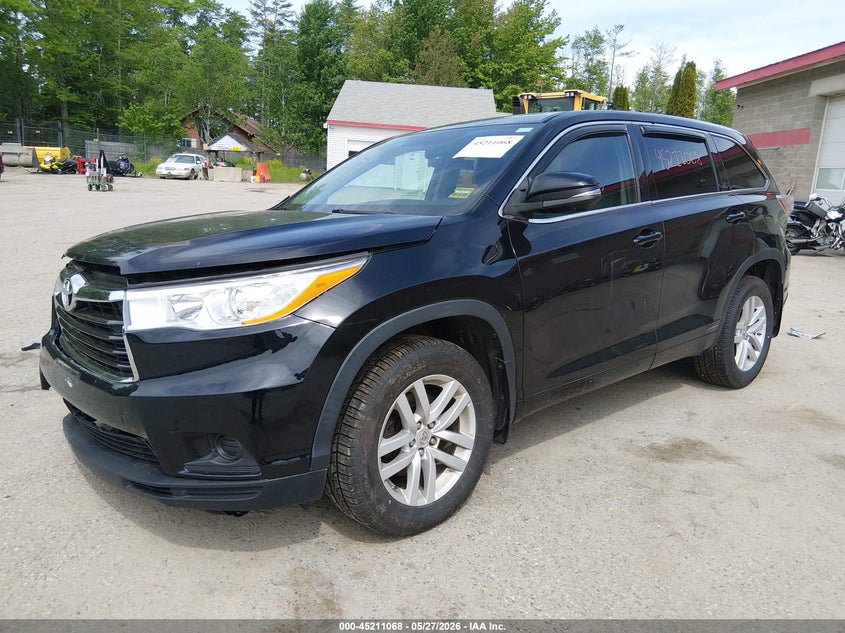 2015 Toyota Highlander VIN 5TDBKRFH6FS096243 IAAI salvage auction — RIGHT FRONT, Salvage Title, sold $7,100 on 2026-07-20 (photo 2)