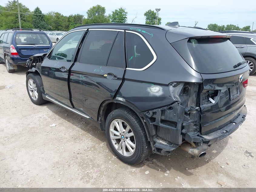 2015 BMW X5 VIN 5UXKR0C5XF0K62783 IAAI salvage auction — FRONT & REAR, Salvage (Illinois), sold $1,700 on 2026-07-28 (photo 3)