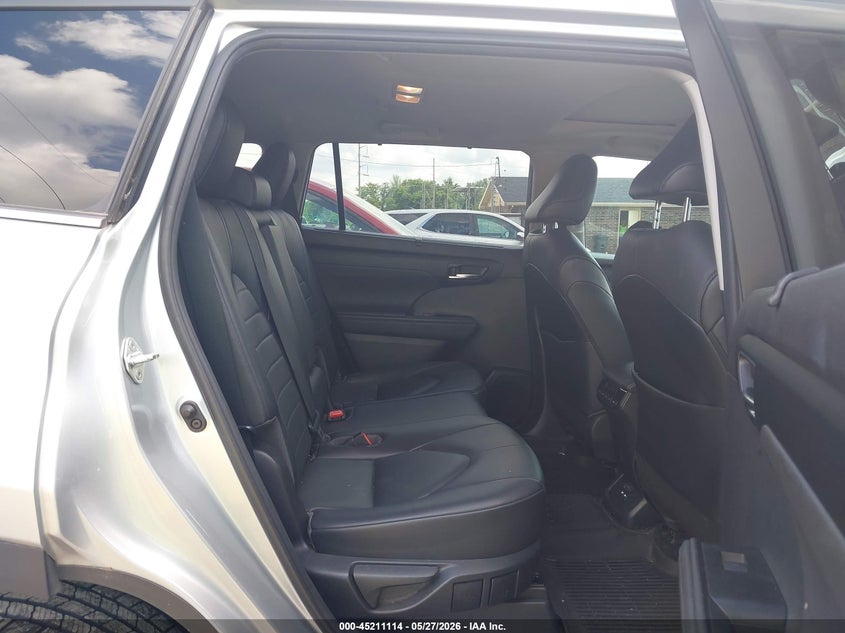 2020 Toyota Highlander VIN 5TDGZRBH2LS501999 IAAI salvage auction — HAIL, Salvage Title, sold $17,950 on 2026-07-27 (photo 8)