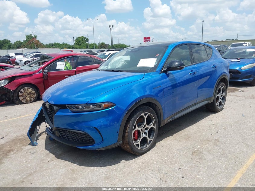 2024 Alfa romeo Tonale VIN ZASPATDW6R3060926 IAAI salvage auction — SIDE, Salvage Title, sold $4,350 on 2026-07-10 (photo 2)