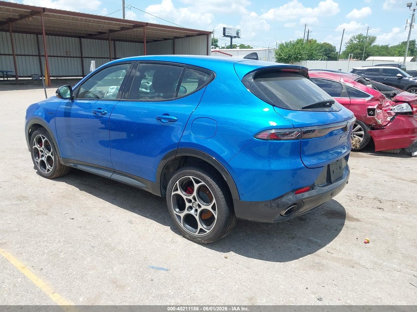 2024 Alfa romeo Tonale VIN ZASPATDW6R3060926 IAAI salvage auction — RIGHT SIDE, Salvage Title, sold $7,175 on 2026-07-15 (photo 3)