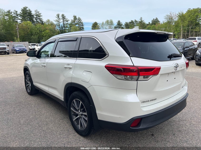 2019 Toyota Highlander VIN 5TDJZRFH4KS588142 IAAI salvage auction — NORMAL WEAR, Clear (Massachusetts), sold $8,550 on 2026-07-29 (photo 3)