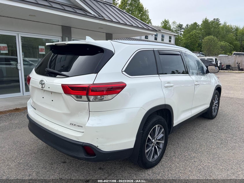 2019 Toyota Highlander VIN 5TDJZRFH4KS588142 IAAI salvage auction — NORMAL WEAR, Clear (Massachusetts), sold $8,550 on 2026-07-29 (photo 4)