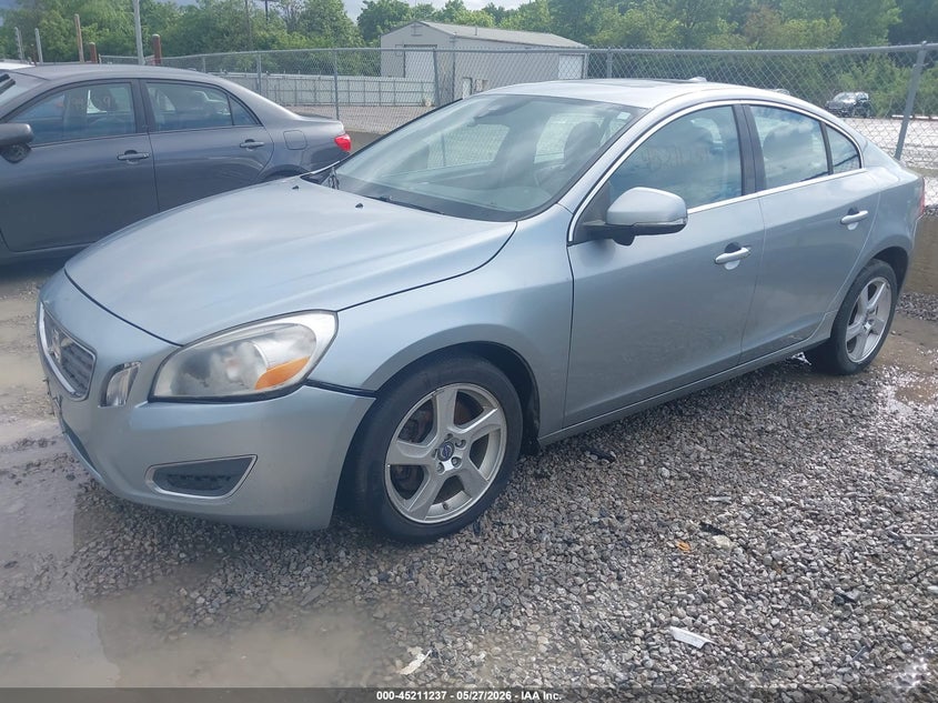 2013 Volvo S60 VIN YV1612FH0D2196073 IAAI salvage auction — NORMAL WEAR, Salvage Title, sold $300 on 2026-07-15 (photo 2)