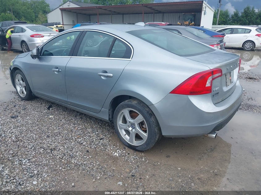 2013 Volvo S60 VIN YV1612FH0D2196073 IAAI salvage auction — NORMAL WEAR, Salvage Title, sold $300 on 2026-07-15 (photo 3)