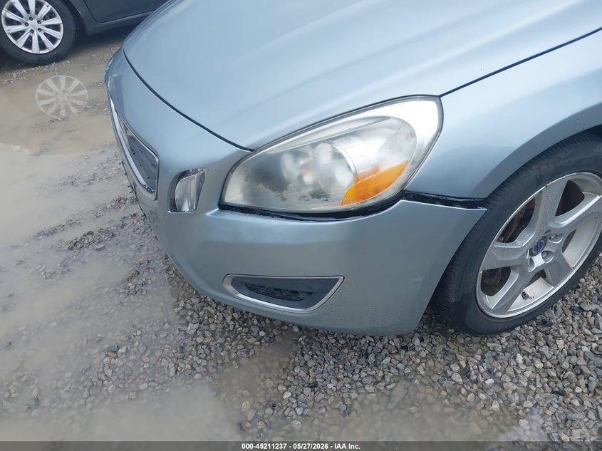 2013 Volvo S60 VIN YV1612FH0D2196073 IAAI salvage auction — NORMAL WEAR, Salvage Title, sold $300 on 2026-07-15 (photo 6)