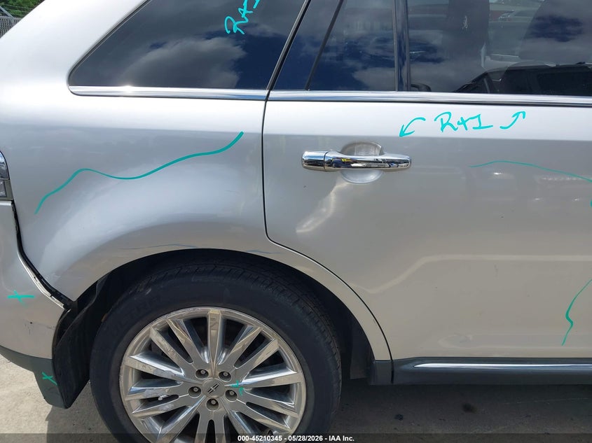 2011 Lincoln Mkx VIN 2LMDJ6JK8BBJ04920 IAAI salvage auction — RIGHT REAR, Salvage (North Carolina), sold $1,200 on 2026-09-17 (photo 6)