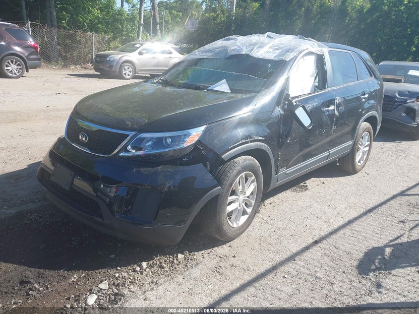 2015 Kia Sorento VIN 5XYKTCA60FG640846 IAAI salvage auction — ROLLOVER, Salvage (Rhode Island), sold $25 on 2026-07-28 (photo 2)