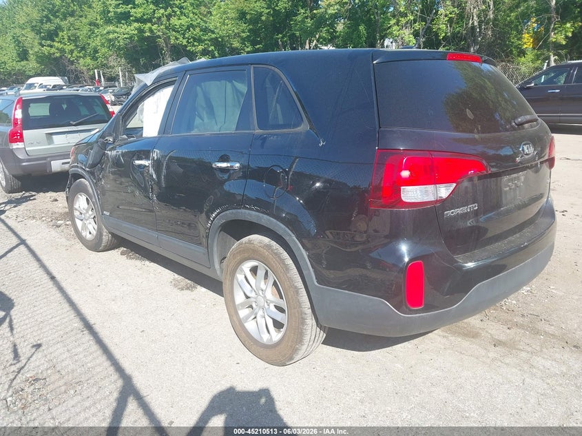 2015 Kia Sorento VIN 5XYKTCA60FG640846 IAAI salvage auction — ROLLOVER, Salvage (Rhode Island), sold $25 on 2026-07-28 (photo 3)