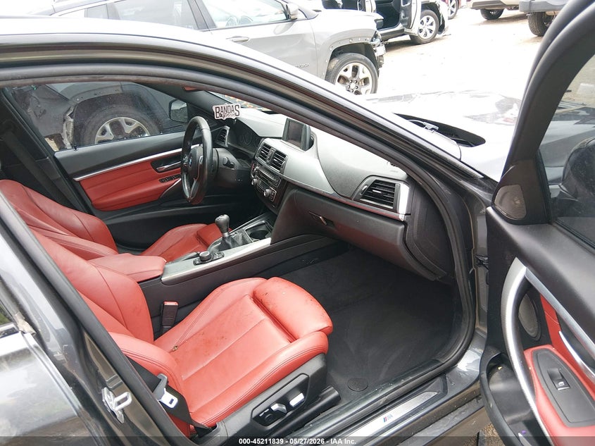2018 BMW 3er VIN WBA8B7C54JA573005 IAAI salvage auction — FRONT & REAR, Salvage Title, sold $4,475 on 2026-09-10 (photo 5)