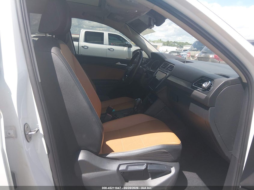 2019 Volkswagen Tiguan VIN 3VV3B7AX6KM183479 IAAI salvage auction — HAIL, Salvage Title, sold $6,600 on 2026-07-22 (photo 5)