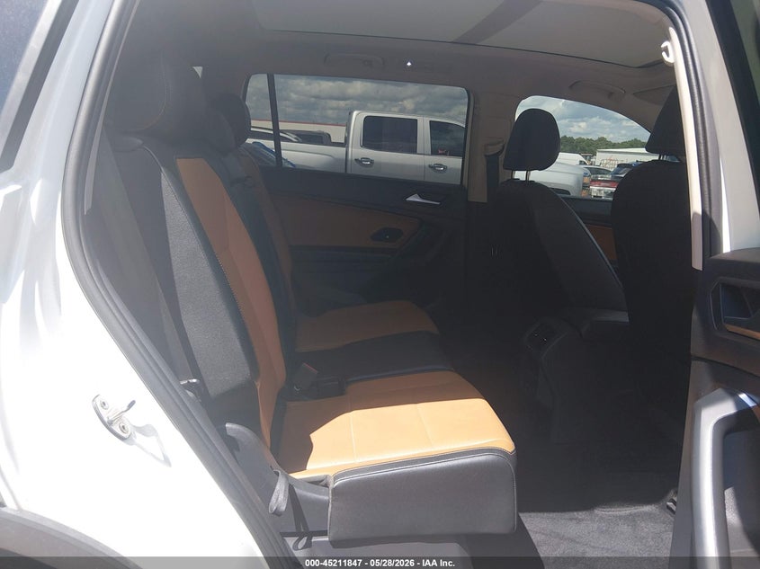 2019 Volkswagen Tiguan VIN 3VV3B7AX6KM183479 IAAI salvage auction — HAIL, Salvage Title, sold $6,600 on 2026-07-22 (photo 8)