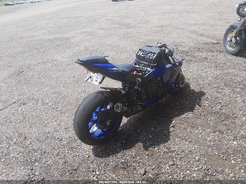 2026 Yamaha Yzf VIN JYARNA7E2TA001175 IAAI salvage auction — FRONT END, Salvage Title, sold $4,550 on 2026-07-08 (photo 4)