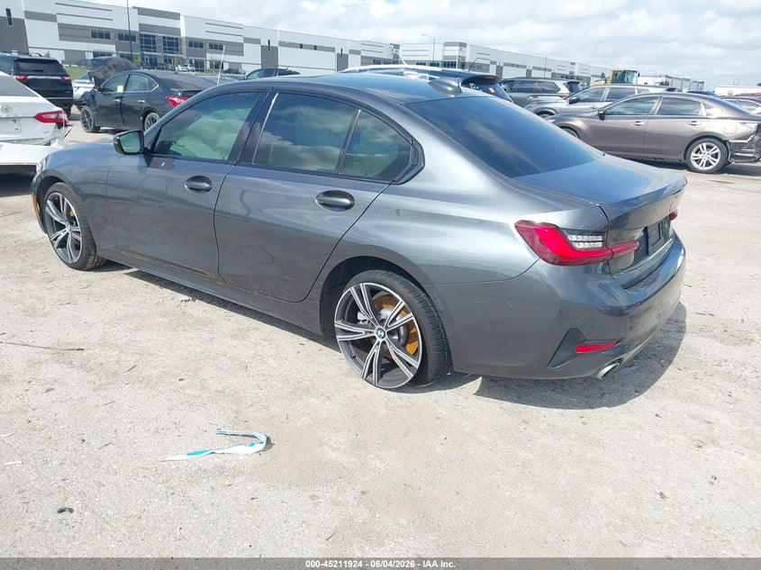 2022 BMW 3er VIN 3MW5R1J00N8C69772 IAAI salvage auction — RIGHT SIDE, Salvage Title, sold $11,000 on 2026-07-28 (photo 3)