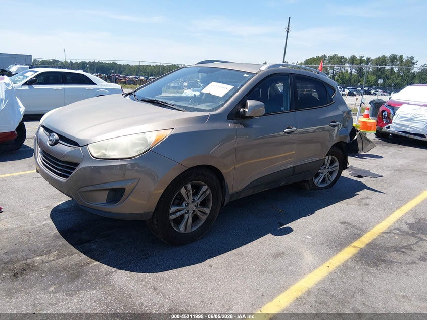 2011 Hyundai Tucson VIN KM8JUCAC7BU135650 IAAI salvage auction — REAR END, Salvage (South Carolina), sold $725 on 2026-07-08 (photo 2)