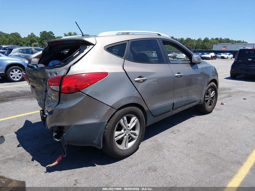 2011 Hyundai Tucson VIN KM8JUCAC7BU135650 IAAI salvage auction — REAR END, Salvage (South Carolina), sold $725 on 2026-07-08 (photo 4)