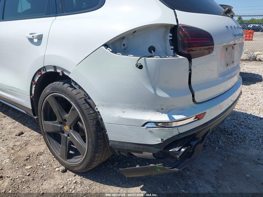 2016 Porsche Cayenne VIN WP1AC2A24GLA86864 IAAI salvage auction — LEFT SIDE, Salvage (Illinois), sold $14,800 on 2026-07-15 (photo 6)