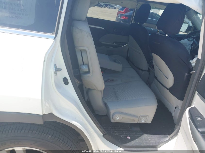 2015 Toyota Highlander VIN 5TDZARFH0FS014394 IAAI salvage auction — FRONT END, Salvage Title, sold $4,900 on 2026-07-10 (photo 8)