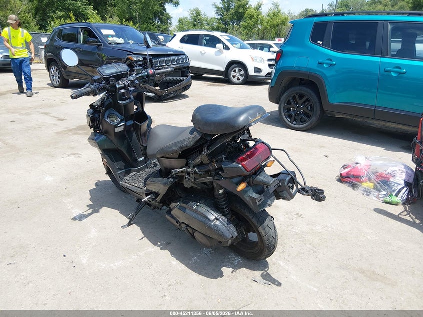 2023 Yamaha VIN RKRSEH9Y1PA003830 IAAI salvage auction — REAR END, Salvage (Missouri), sold $25 on 2026-07-29 (photo 3)