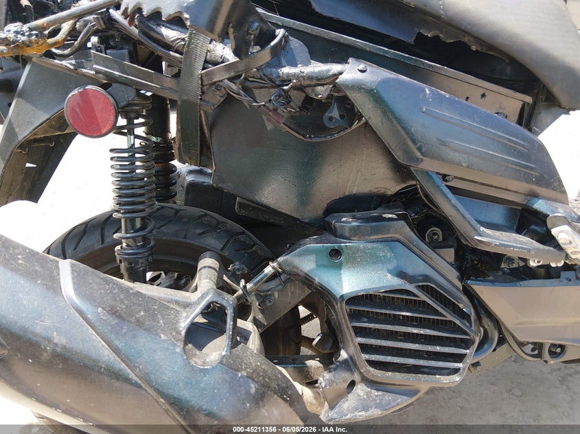 2023 Yamaha VIN RKRSEH9Y1PA003830 IAAI salvage auction — REAR END, Salvage (Missouri), sold $25 on 2026-07-29 (photo 8)